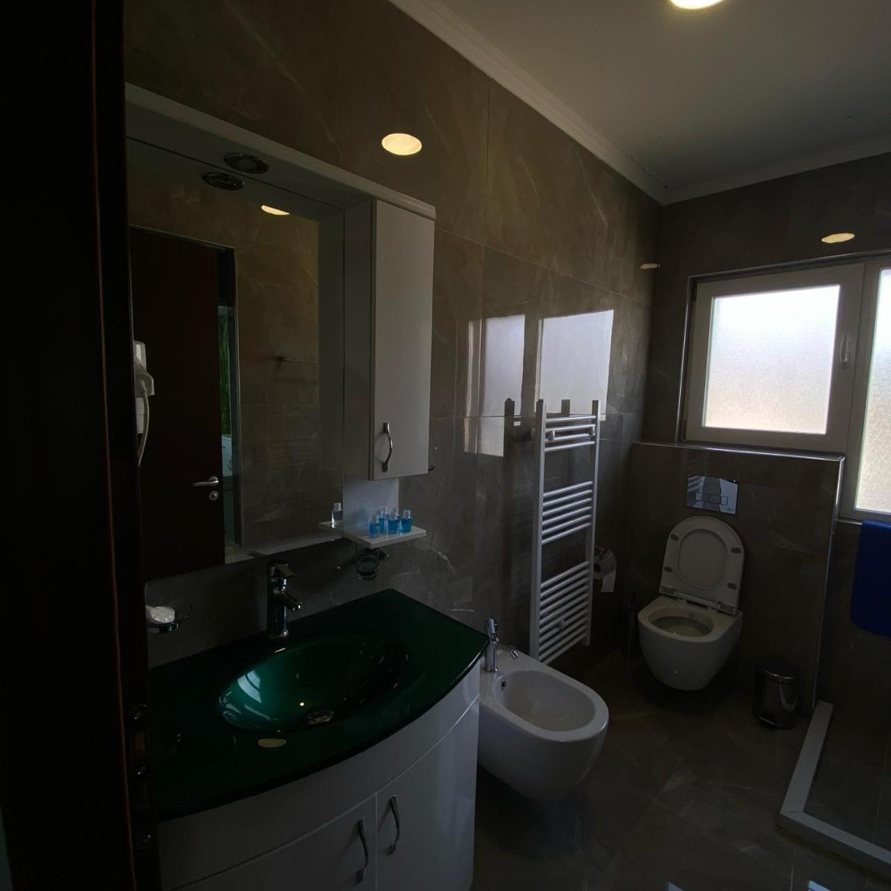 Hotel Pogradeci 2 Tushemisht Esterno foto