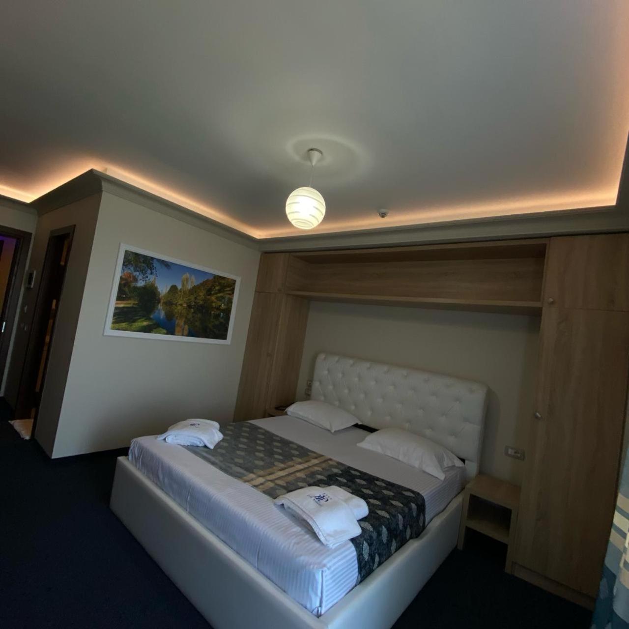 Hotel Pogradeci 2 Tushemisht Esterno foto