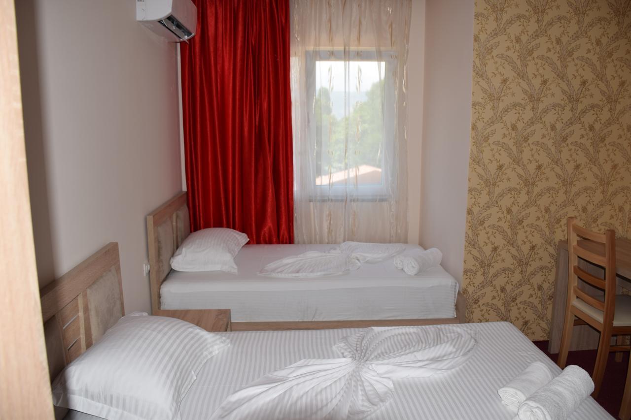 Hotel Pogradeci 2 Tushemisht Esterno foto